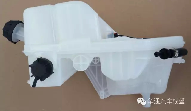 北汽福田戴姆勒GTL車型膨脹水箱總成